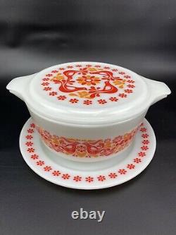 Pyrex Penn Dutch Friendship Casserole Dish with Lid and Underplate Red birds