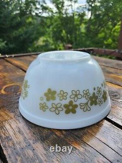 Pyrex Spring Blossom Stacking Bowl Set #401, 402, 403, 404 (Crazy Daisy)