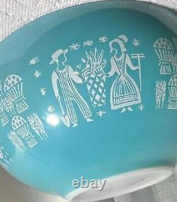 Pyrex Turquoise & White Amish Butterprint Cind. Nesting Bowls+2 casserole-5 total