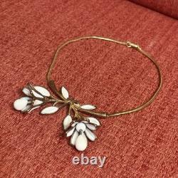 RARE Crown Trifari A Philippe White Milk Glass Bell Flowers Necklace HARD TOFIND