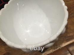 RARE HEAVY Indiana Glass 1009 Centerpiece Bowl Ribbed Milk Glass Leaves 8.5''X6