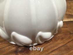 RARE HEAVY Indiana Glass 1009 Centerpiece Bowl Ribbed Milk Glass Leaves 8.5''X6