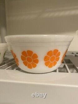 RARE HTF Federal Glass Daisy Flower Bowls