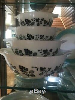 RARE HTF Pyrex Gooseberry Black & White Cinderella Nesting Mixing Bowls EXC