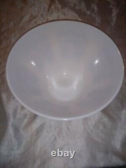 RARE VINTAGE HAZEL ATLAS MILK GLASS BOWL WHITE withWEDGEWOOD BLUE GREEK GODDESS