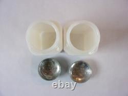 RARE Vintage McKee BLACKBIRD Milk Glass Salt & Pepper Range Shakers
