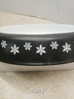 Rare Vintage Pyrex 1 1/2 Qt Casserole Black and White Snowflakes. NO DIVISIONS