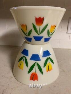 Set Of 2 Vintage Fire King Oven Ware Tulip Stacking Nesting Mixing Bowls