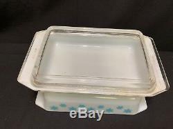 Set of 2 Vintage Pyrex SNOWFLAKE Space Savers 575 & 548 withdamaged Lid