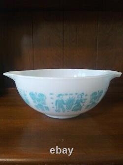 Set of 4 Turquoise and White PYREX Amish Butterprint Cinderella Bowls