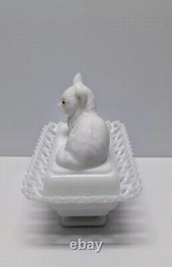 VINTAGE ANTIQUE WHITE MILK GLASS COVERED DISH FIGURAL CAT with EYES