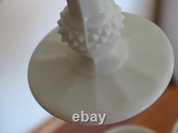 VINTAGE FOUR CHAMPAGNE GLASS MILK GLASS COLOR WHITE height 7,09