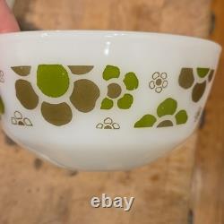 VTG AH Fire King Springtime Mod Green Flower MCM Milk Glass Bowls 4 Set Mixing