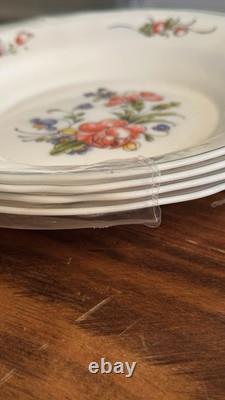 VTG Arcopal Provincial Milk Glass Floral Scalloped 7 Plates & 8 Bowls France
