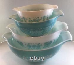 VTG PYREX Amish BUTTERPRINT Set of 4 Nesting Cinderella Bowls Turquoise/White