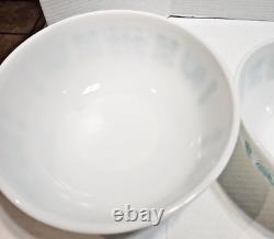 VTG Pyrex Amish Butter Print Nesting Mixing Bowls Turquoise/ White set 4