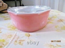 Vintage 1950s Pyrex 045 Pink Daisy 2 1/2 Quart Casserole Dish With Lid FREE SHIP