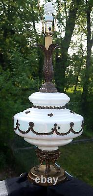 Vintage 1960s MCM Retro Hollywood Regency Carnival Milk Glass Lamp STUNNING