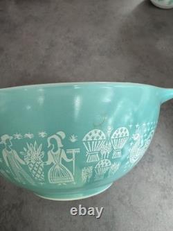 Vintage Butterprint Blue Pyrex Glass Set of 4 Nesting bowls