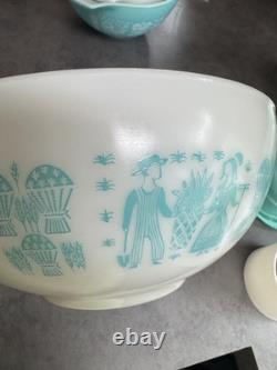 Vintage Butterprint Blue Pyrex Glass Set of 4 Nesting bowls