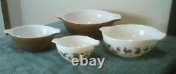 Vintage Cindarella Pyrex mixing bowl set 4 Early American 441,442,443,444 EUC