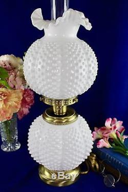 Vintage Fenton Art Glass GWTW White Milkglass Hobnail Electric Lamp Excellent