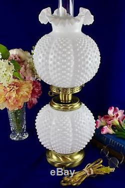 Vintage Fenton Art Glass GWTW White Milkglass Hobnail Electric Lamp Excellent