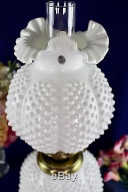 Vintage Fenton Art Glass GWTW White Milkglass Hobnail Electric Lamp Excellent