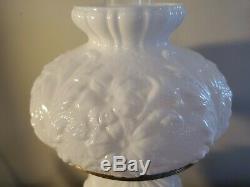 Vintage Fenton Gwtw Milk Glass Poppy Flower Accent Table Lamp Hard To Find