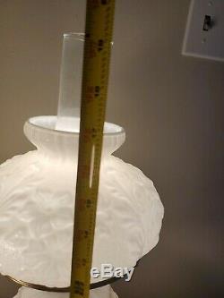 Vintage Fenton Gwtw Milk Glass Poppy Flower Accent Table Lamp Hard To Find