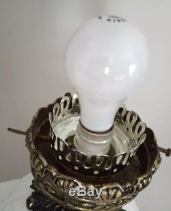 Vintage Fenton White Poppy Milk Glass Gone With The Wind Parlor Lamp Beautiful