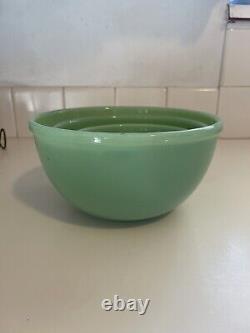 Vintage Fire King Jadeite Nesting Mixing Bowl Set of 3 Beaded Edge 5 6 & 7