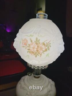 Vintage Gone With The Wind Hurricane Milk Glass 3D Relief Lamp Lion