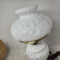 Vintage Gone With The Wind Phoenix Wild Rose White Milk Glass 3-Way Lamp
