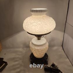 Vintage Gone With The Wind Phoenix Wild Rose White Milk Glass 3-Way Lamp
