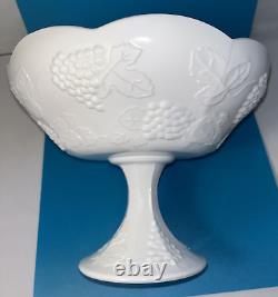 Vintage Gorgeous Pedestal Bowl Milk Glass Fruit Grapes Large Scallop Colony Foil