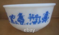 Vintage Hazel Atlas Blue Dutch Boy & Girl 9 Mixing Bowl in Excellent Condition