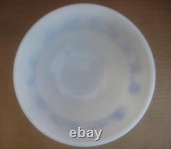 Vintage Hazel Atlas Blue Dutch Boy & Girl 9 Mixing Bowl in Excellent Condition