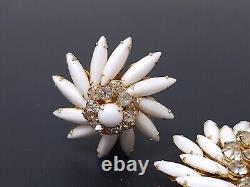 Vintage Judy Lee White Milk Glass Rhinestone Gold Tone Brooch Clip Earrings Set