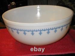 Vintage Lg PYREX #404 Snowflake Blue Garland Pattern 4-quart NESTING Mixing Bowl