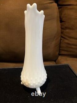 Vintage Mid Century L E Smith Milk Glass 3 Toed Swung Vase Hobnail