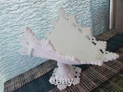 Vintage Milk Glass Westmoreland Rings &Petals Pattern Banana Boat RARE