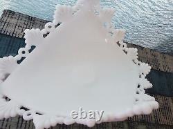 Vintage Milk Glass Westmoreland Rings &Petals Pattern Banana Boat RARE