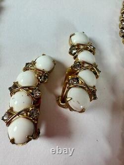 Vintage Necklace Hattie Carnegie White Milk Glass Cabochon Wire Clip On Earrings