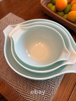 Vintage PYREX 3 Piece Turquoise Amish Butterprint Cinderella Mixing Bowl Set