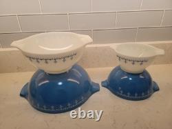 Vintage PYREX Cinderella Snowflake Garland Print, 4 Nesting Bowls