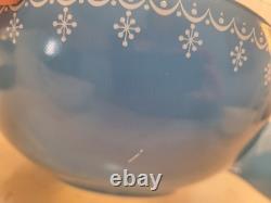 Vintage PYREX Cinderella Snowflake Garland Print, 4 Nesting Bowls