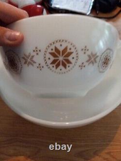 Vintage PYREX cinderlla Stacking Mixing Bowls Town And Country Set READ