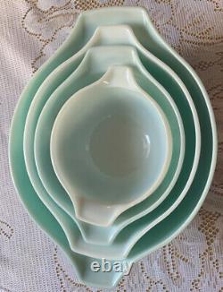 Vintage Pyrex 4 Peice Nesting Set In Turquoise Amish Butterprint Cinderella