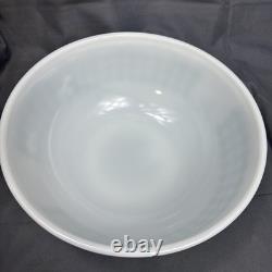 Vintage Pyrex 404 Green Dot (Green Dots) Bowl 4 Quart White Milk Glass USA